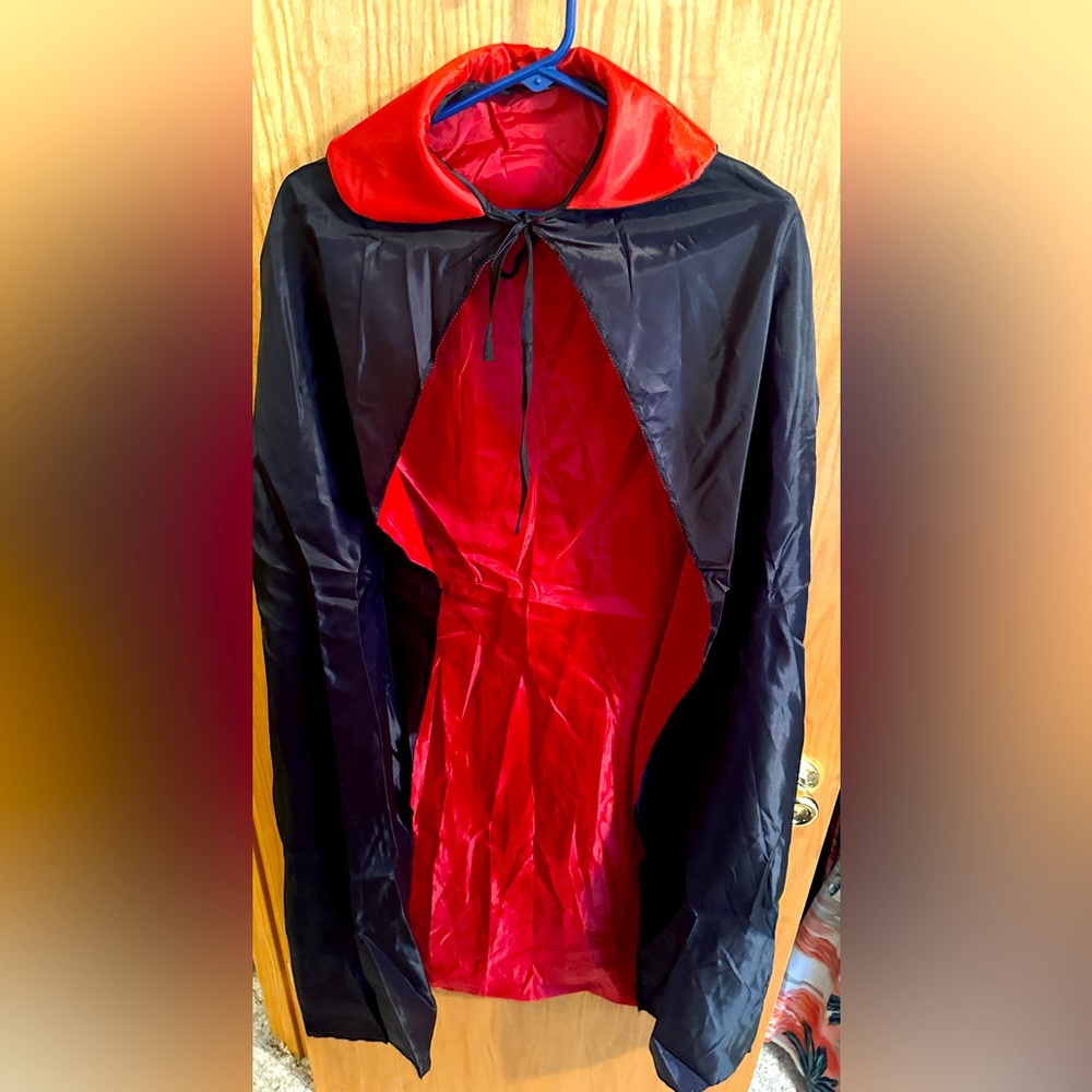 Celebrate Halloween  Hooded Cape Adult / One Size Vampire Devil Dress Up Costume